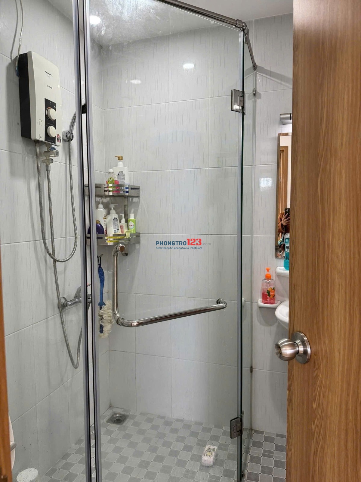 Chung cư 590, CMT8- Nhiêu Lộc (Q3 cũ) căn 3p ngủ, nội thất giá 16tr/tháng,