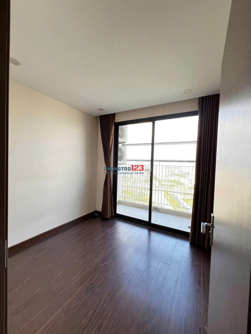 Căn Penthouse Bảy Hiền- 4 phòng ngủ 150m2- giá 17 triệu/ tháng