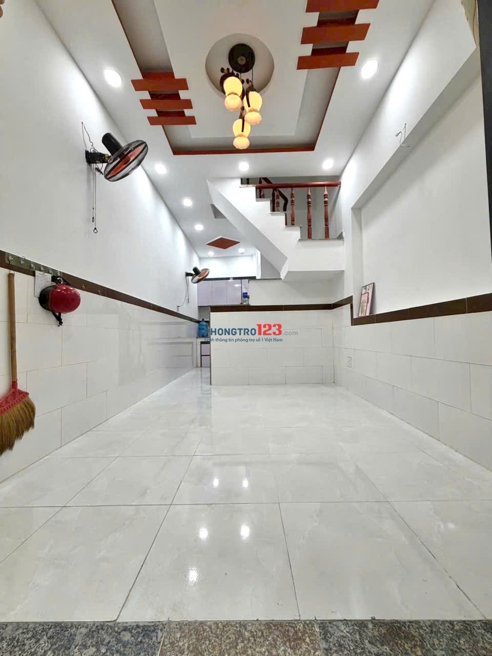 Cần cho thuê căn nhà hẻm Đào Duy Anh, gần Coopmart Nguyễn Kiệm. Giá: 15tr/tháng