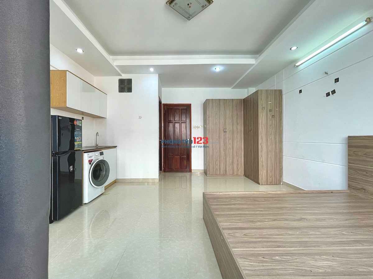 Phòng 45m2 ban công, máy giặt riêng siêu thoáng, mới ngay giáp Q1, Q2 đường Bùi Hữu Nghĩa,Bình Thạnh