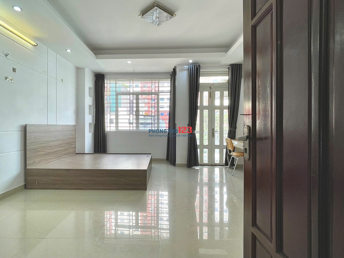 Phòng 45m2 ban công, máy giặt riêng siêu thoáng, mới ngay giáp Q1, Q2 đường Bùi Hữu Nghĩa,Bình Thạnh