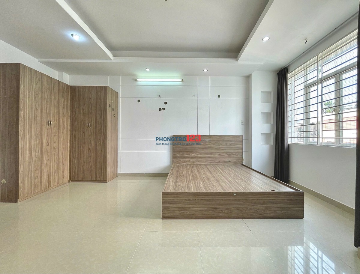 Phòng 45m2 ban công, máy giặt riêng siêu thoáng, mới ngay giáp Q1, Q2 đường Bùi Hữu Nghĩa,Bình Thạnh