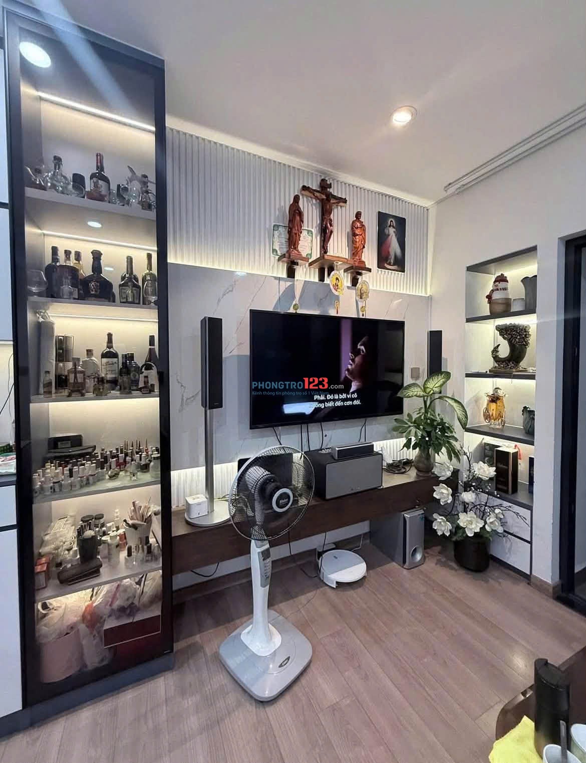 Cho thuê căn hộ Kingston Residence 2 Phòng ngủ, full nội thất giá 16 triệu