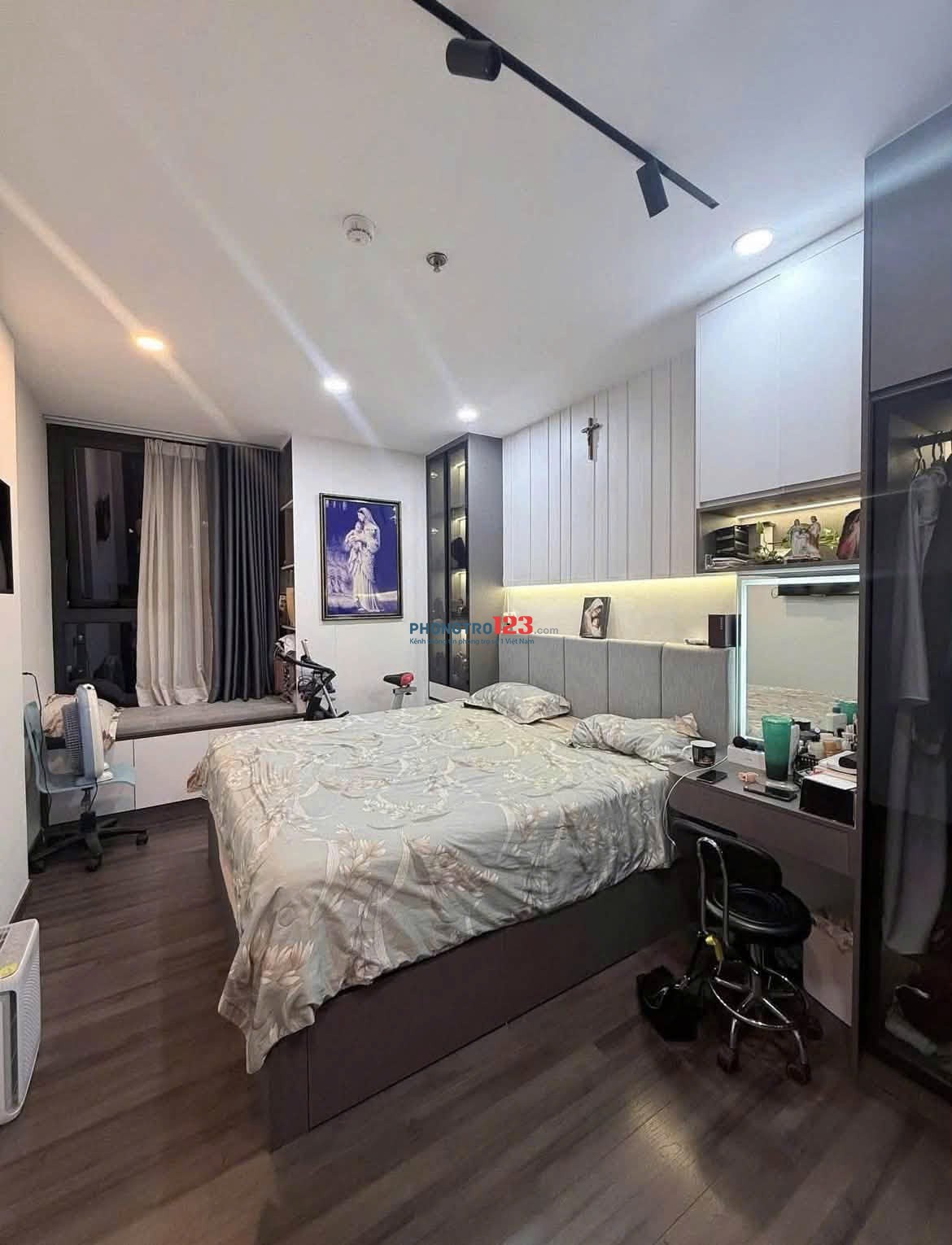Cho thuê căn hộ Kingston Residence 2 Phòng ngủ, full nội thất giá 16 triệu