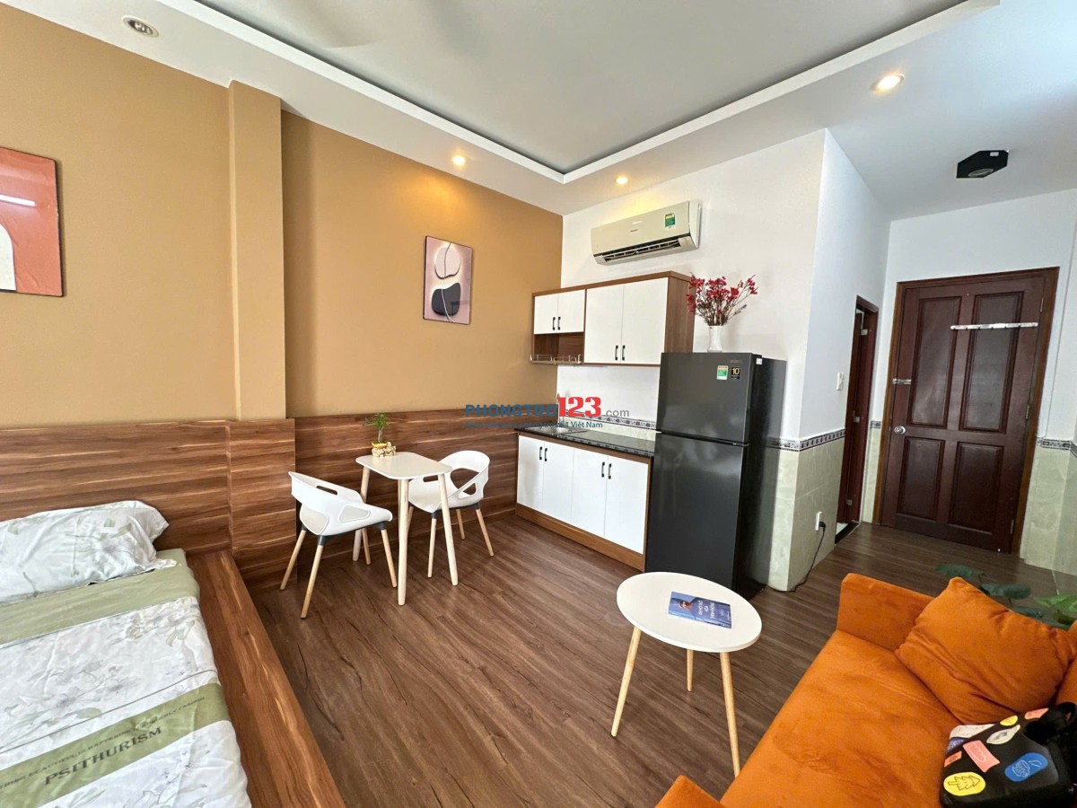 Cho thuê phòng rộng, ban công lớn, full nội thất, nuôi pet – Phan Đăng Lưu, Phú Nhuận gần Q1, Q3