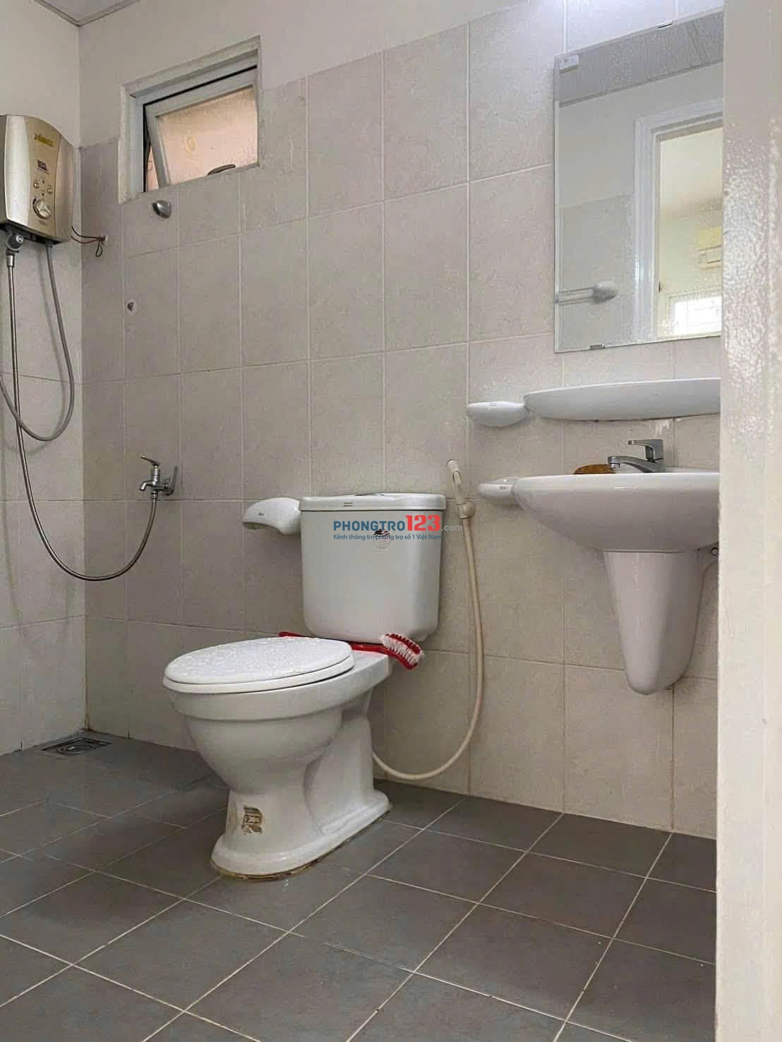 Chung Cư Phú Thạnh, 2PN 83m2 ban công, ko nội thất Giá 8.5tr/th