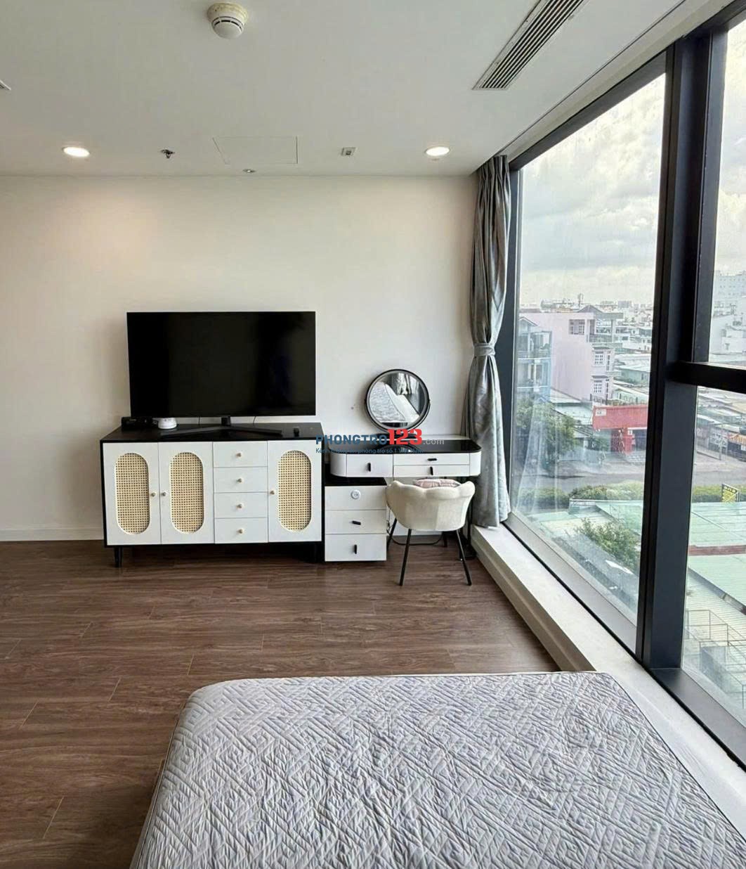 Chung Cư Hà Đô Centrosa - 98m2 / 3PN / Sẵn nội thất giá 25 tr/th