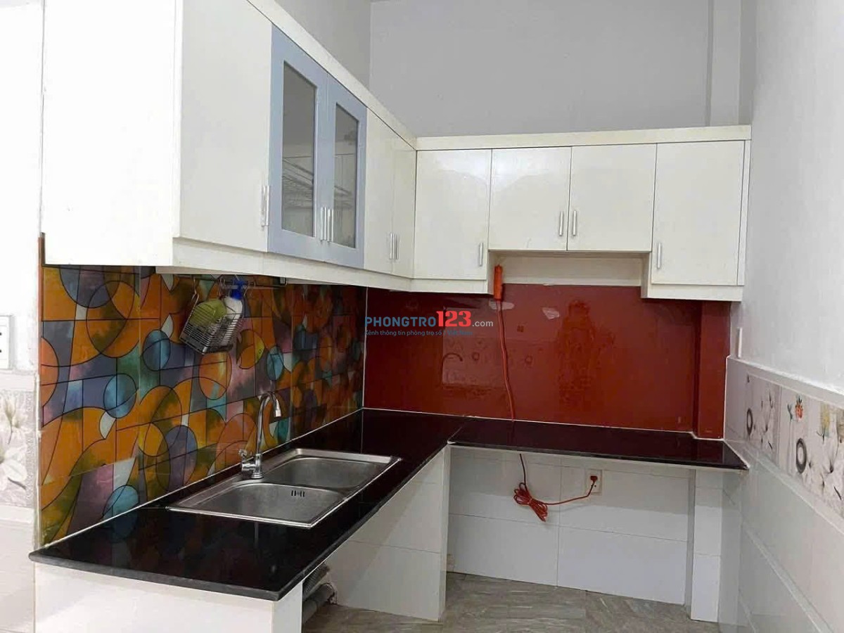 Nhà nguyên căn cho thuê hẻm Hai Bà Trưng q3/ 2PN - Nội Thất Cơ Bản giá 14tr/th