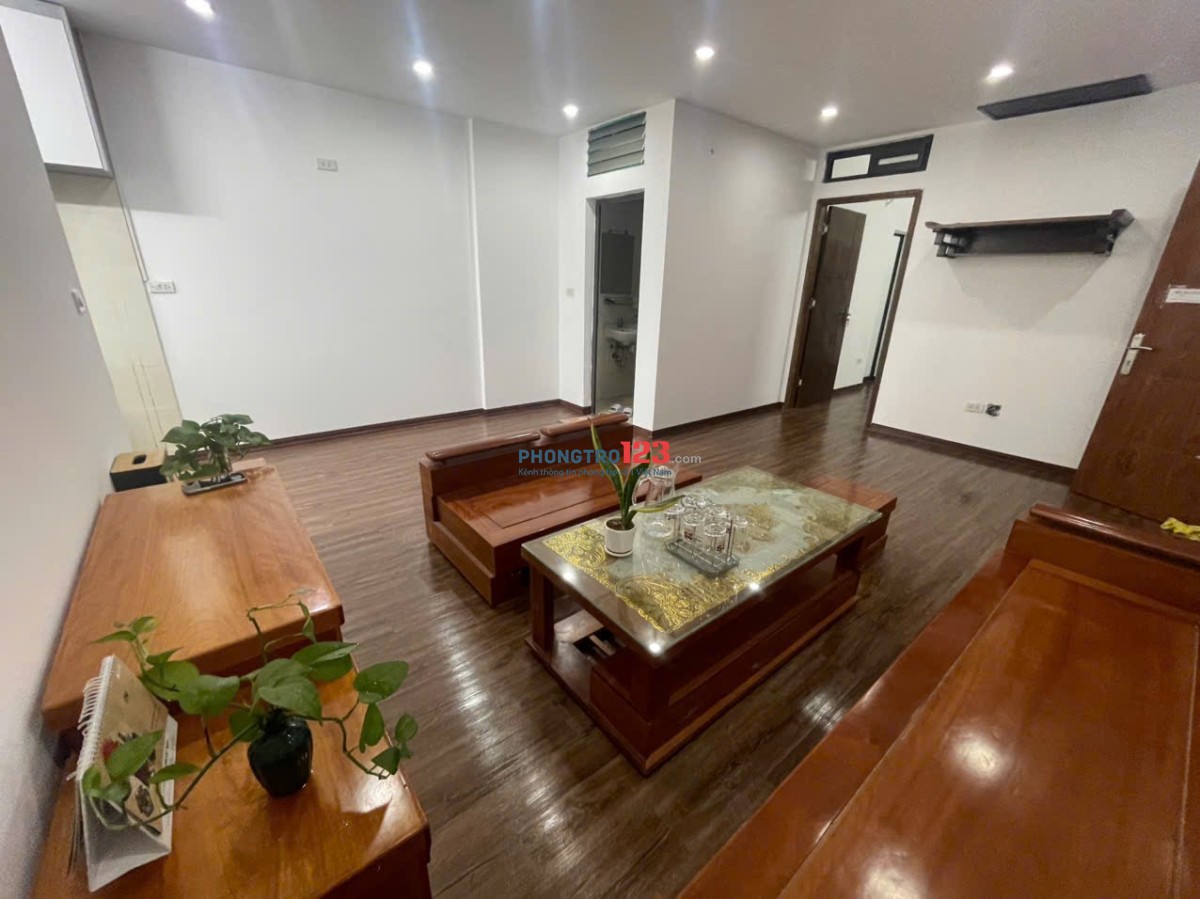 Cho thuê căn hộ dịch vụ mới làm lại nội thất sạch, thoáng, tiện nghi đầy đủ