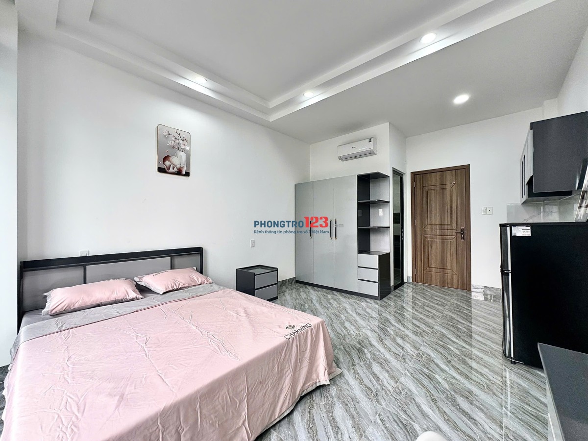 Căn hộ ban công rộng view thoáng đường rộng nội thất đầy đủ ngay Nguyễn Bỉnh Khiêm, Phú Nhuận