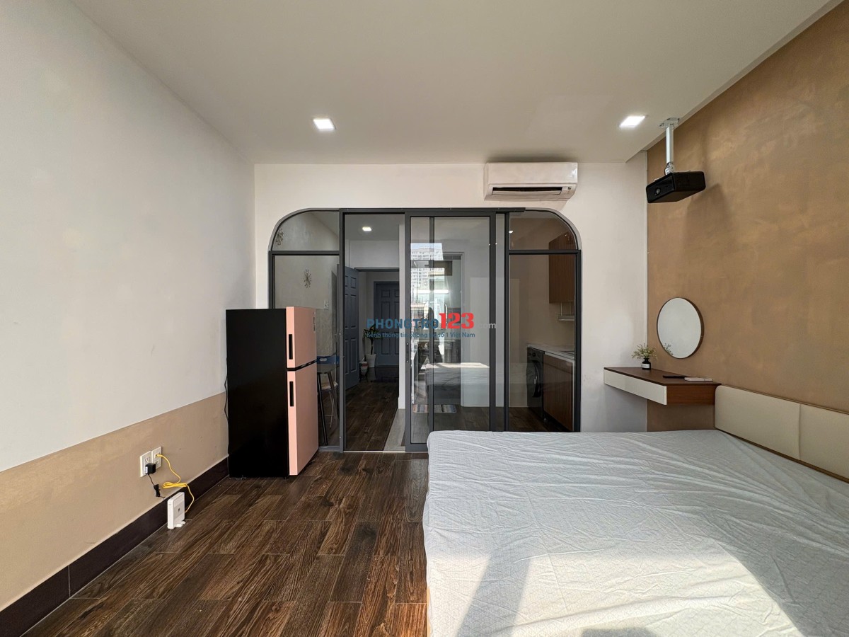  CĂN HỘ FULL NỘI THẤT ĐƯỜNG 3/2, Q10 - VÁCH KÍNH SANG TRỌNG, DỌN VÀO Ở NGAY