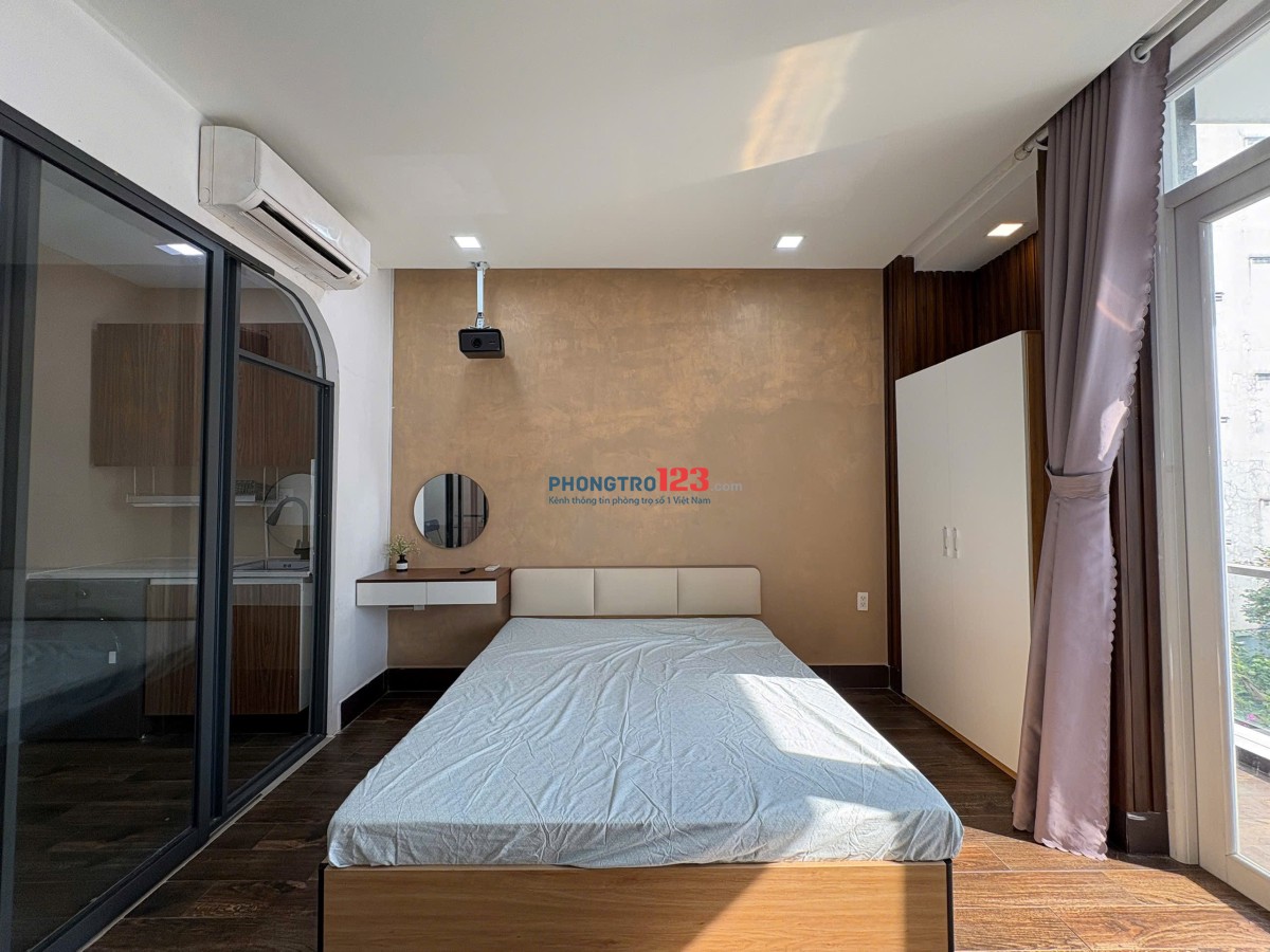 CĂN HỘ FULL NỘI THẤT ĐƯỜNG 3/2, Q10 - VÁCH KÍNH SANG TRỌNG, DỌN VÀO Ở NGAY