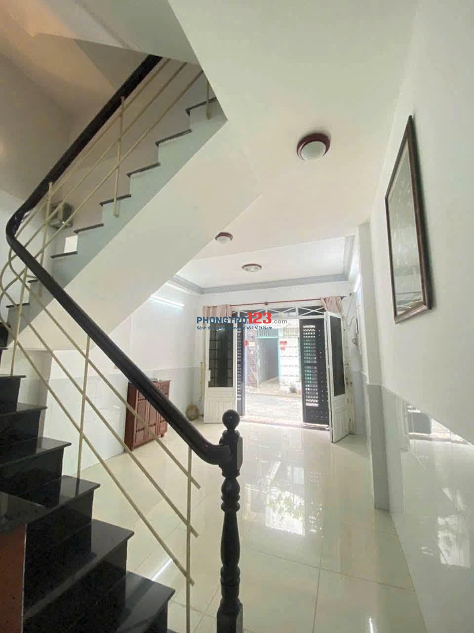 Nhà sẵn nội thất 2PN, 1 Trệt 1 lầu hẻm Phan Đăng Lưu, 91m2 giá 14 tr/th