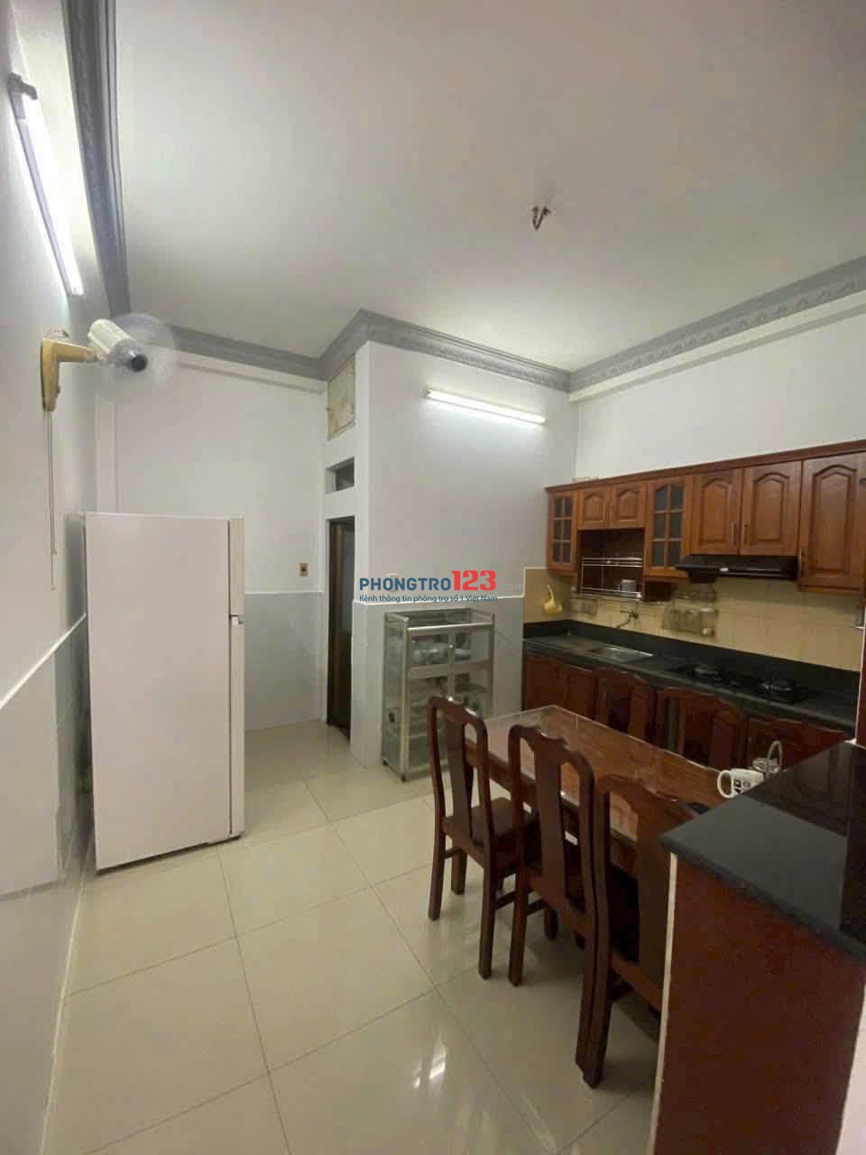 Nhà sẵn nội thất 2PN, 1 Trệt 1 lầu hẻm Phan Đăng Lưu, 91m2 giá 14 tr/th
