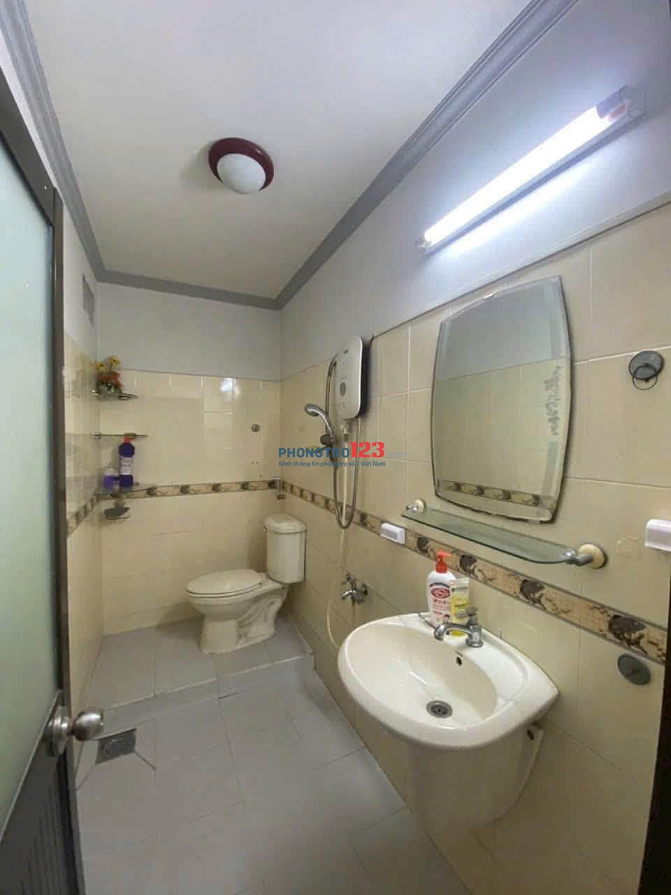 Nhà sẵn nội thất 2PN, 1 Trệt 1 lầu hẻm Phan Đăng Lưu, 91m2 giá 14 tr/th