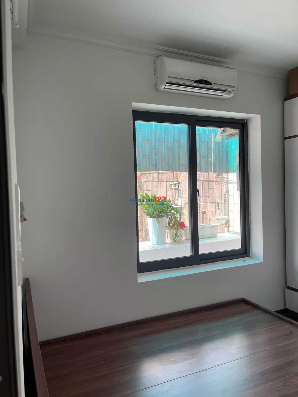 Căn góc 3 phòng ngủ, C/c Kim Tâm Hải, 96m2 sẵn nội thất giá 8.7 tr/th
