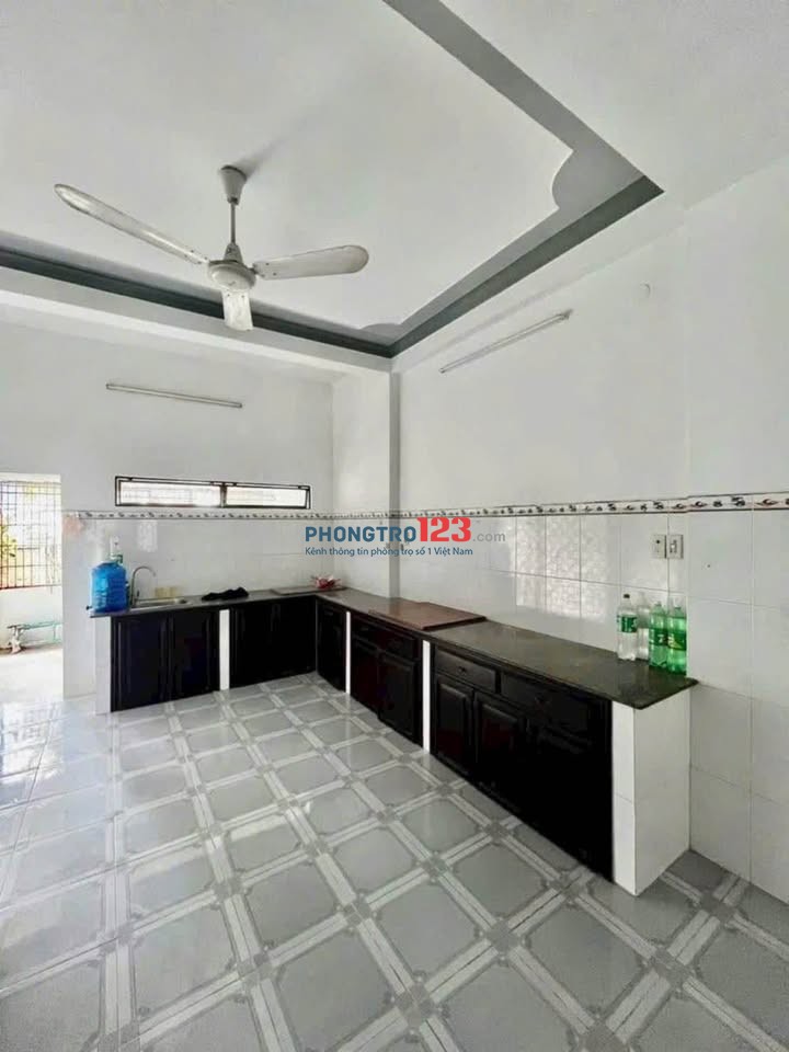 Nhà nguyên căn cần cho thuê hẻm Lý Chính Thắng | 1 lầu, 2PN, 13tr/th