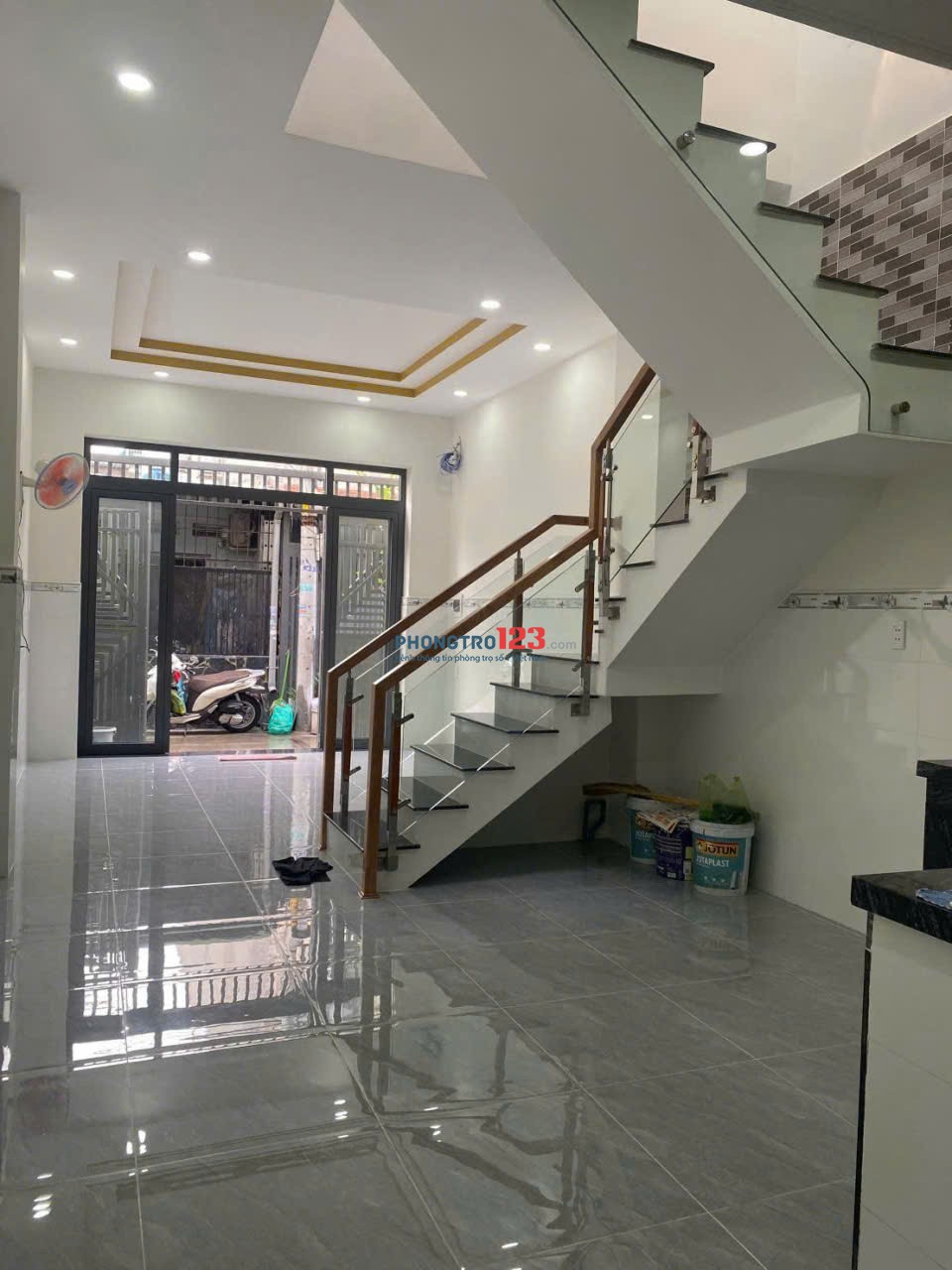 Nhà riêng Phùng Văn Cung -Phú Nhuận 1 trệt 1 lầu 2p ngủ giá 14tr/tháng.
