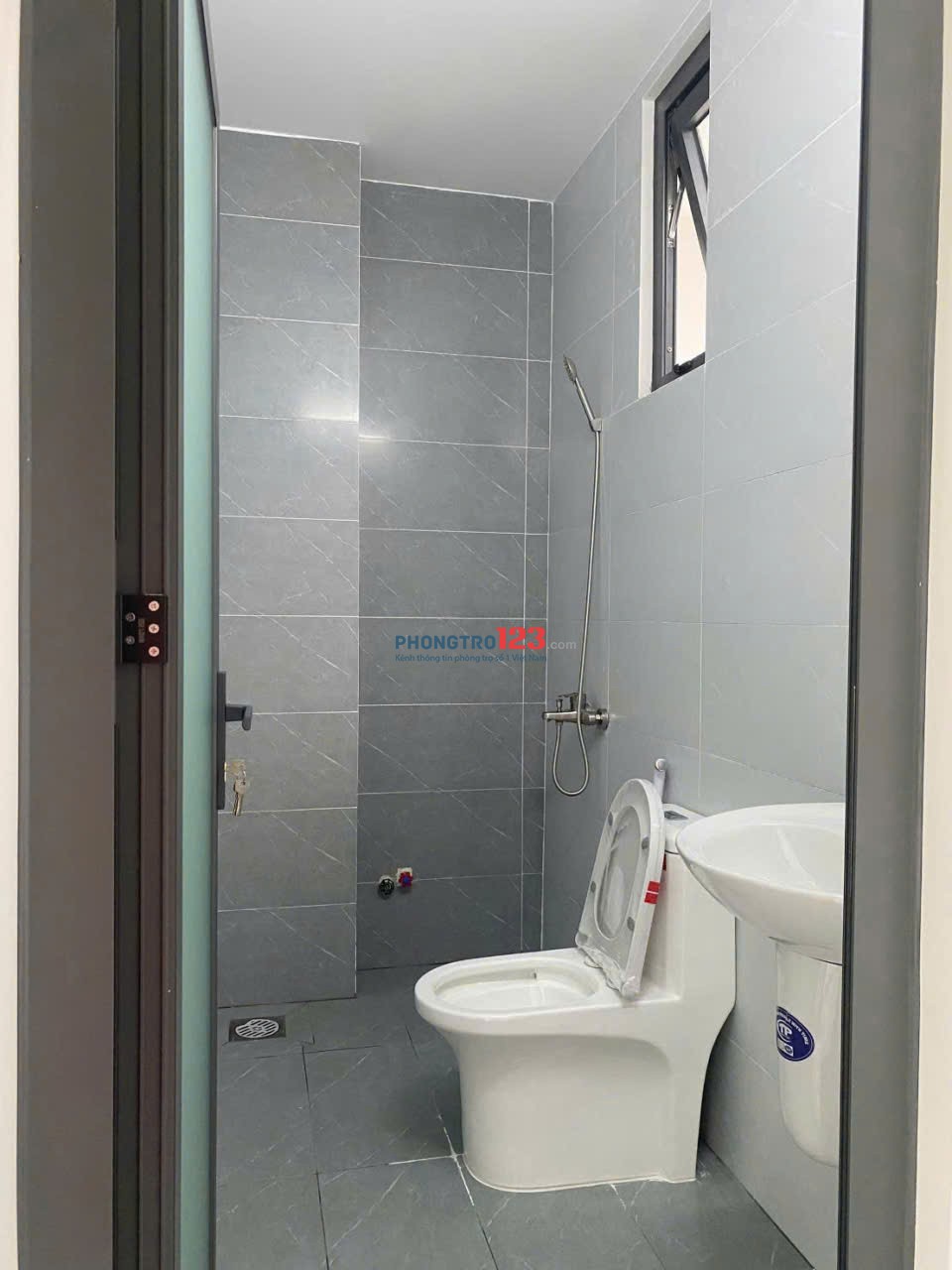 Nhà riêng Phùng Văn Cung -Phú Nhuận 1 trệt 1 lầu 2p ngủ giá 14tr/tháng.