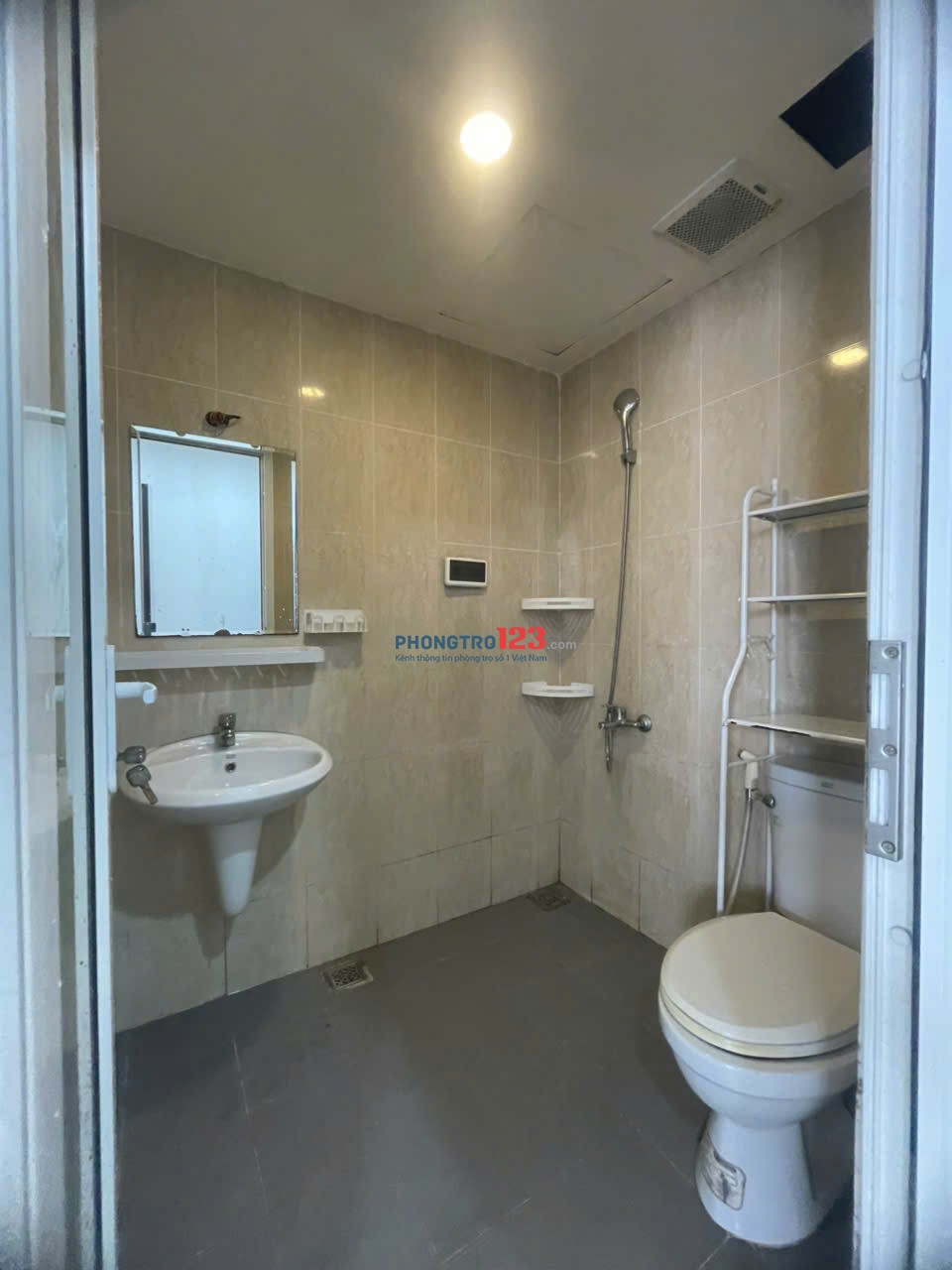 Cho thuê chung cư Moscow- 2PN, 68m2, không nội thất giá 6.5tr/th