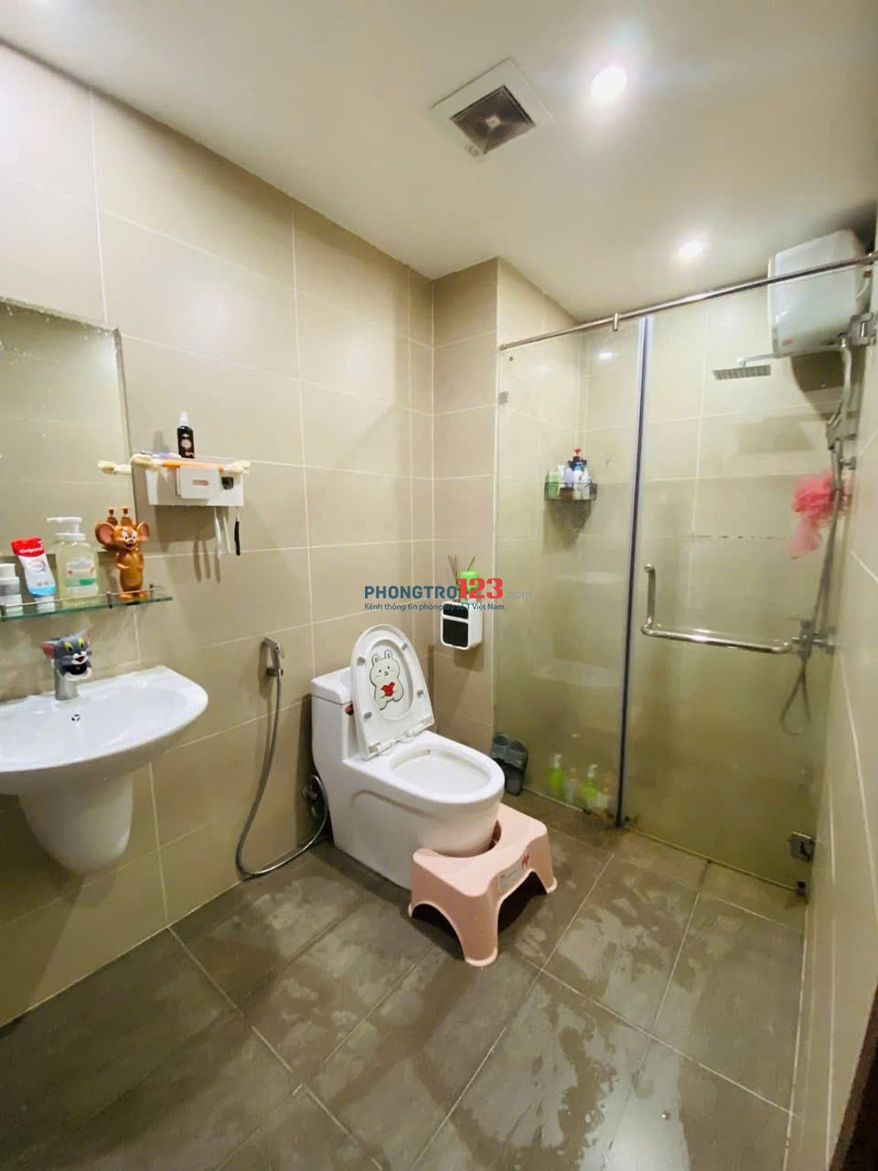 Chung cư 590 CMT8, Quận 3: 2p ngủ, full NT, 13triệu