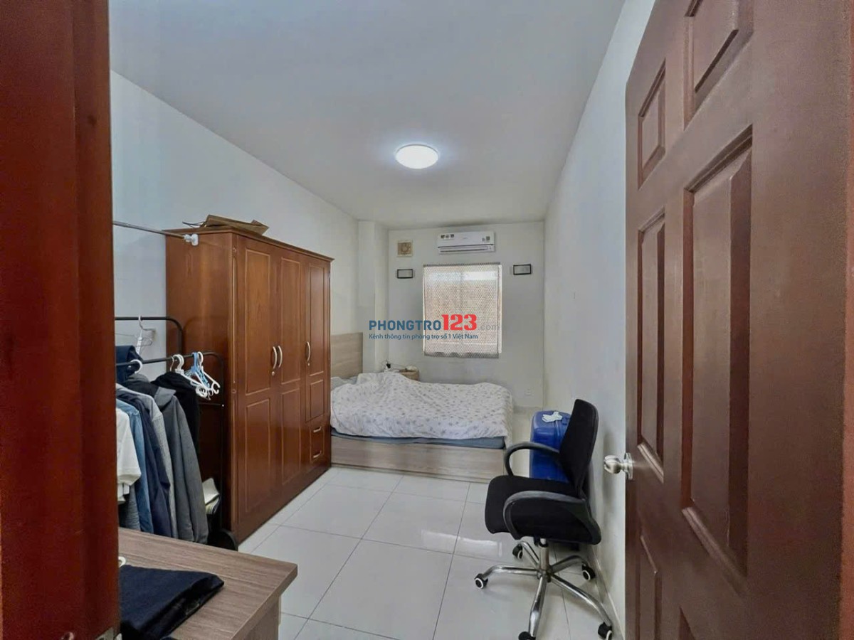Chung cư 590 CMT8, Quận 3: 2p ngủ, full NT, 13triệu