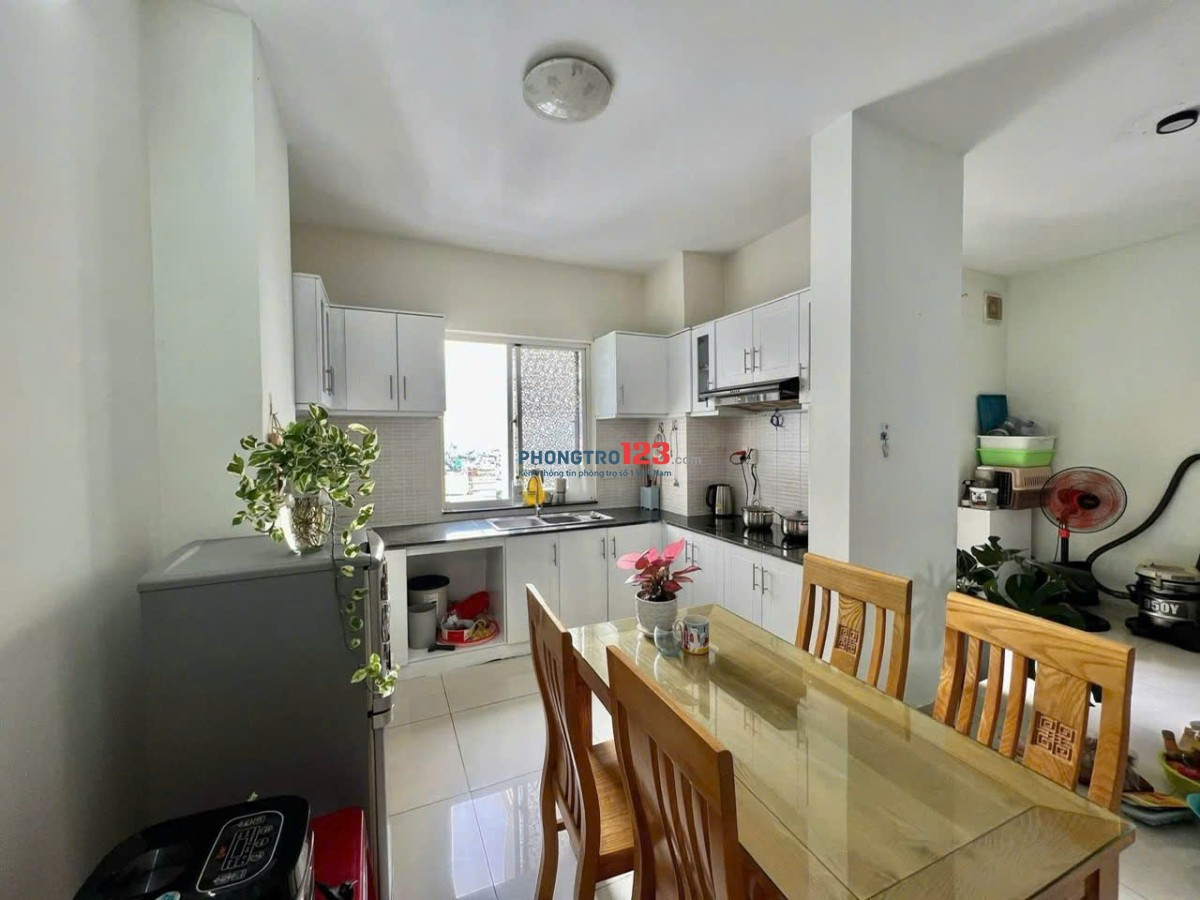 Chung cư 590 CMT8, Quận 3: 2p ngủ, full NT, 13triệu