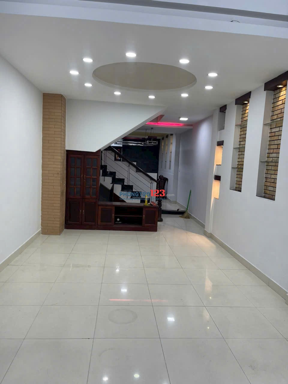 Cho thuê nhà hẻm Nguyễn Sỹ Sách, Tân Sơn - 1 trệt 2 lầu, 3PN. Giá: 14tr/tháng!