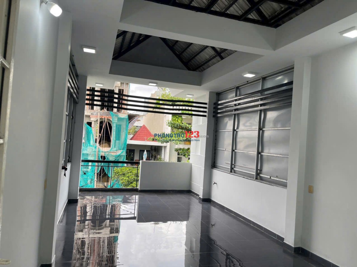 Cho thuê nhà hẻm Nguyễn Sỹ Sách, Tân Sơn - 1 trệt 2 lầu, 3PN. Giá: 14tr/tháng!