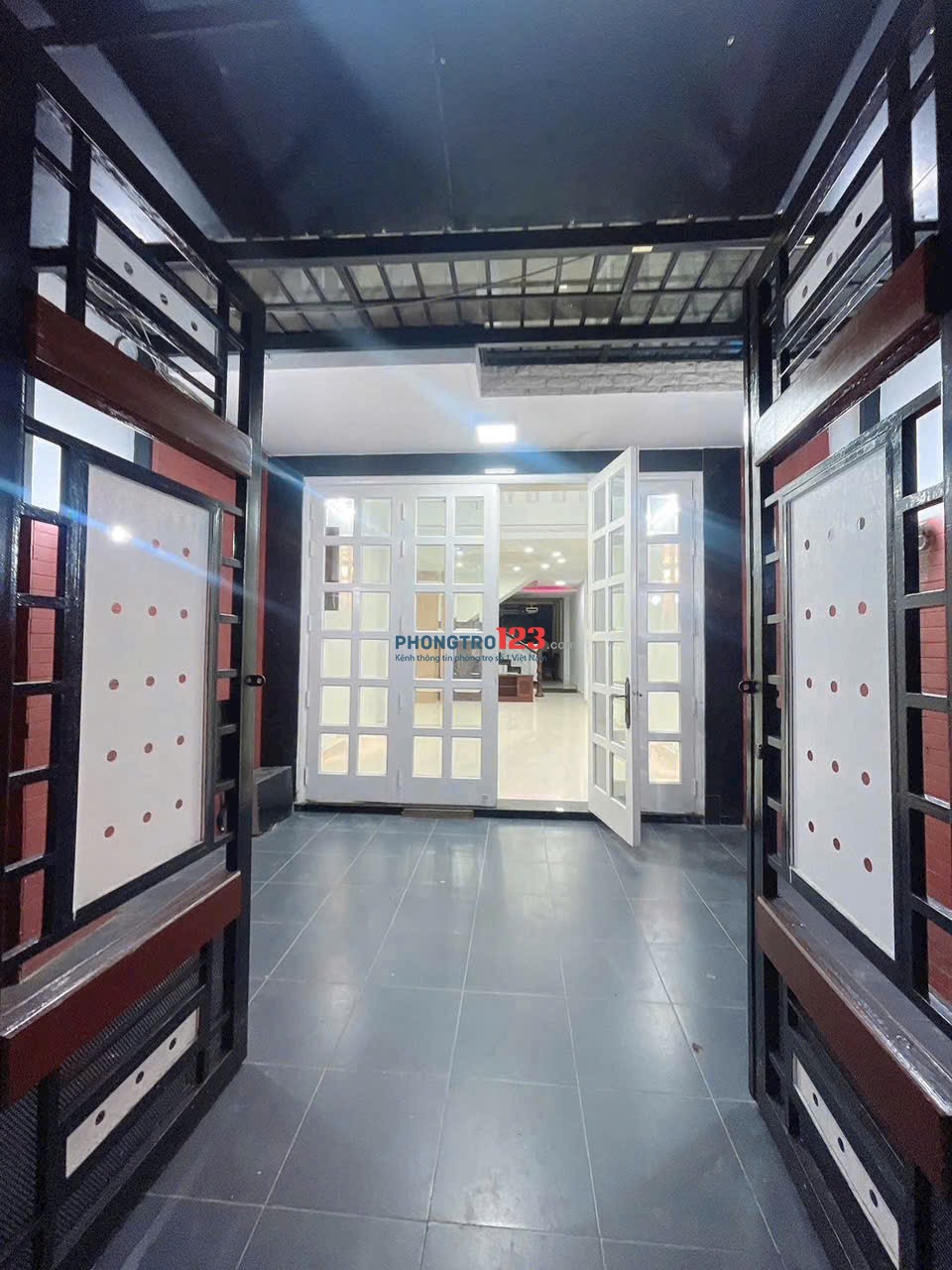 Cho thuê nhà hẻm Nguyễn Sỹ Sách, Tân Sơn - 1 trệt 2 lầu, 3PN. Giá: 14tr/tháng!