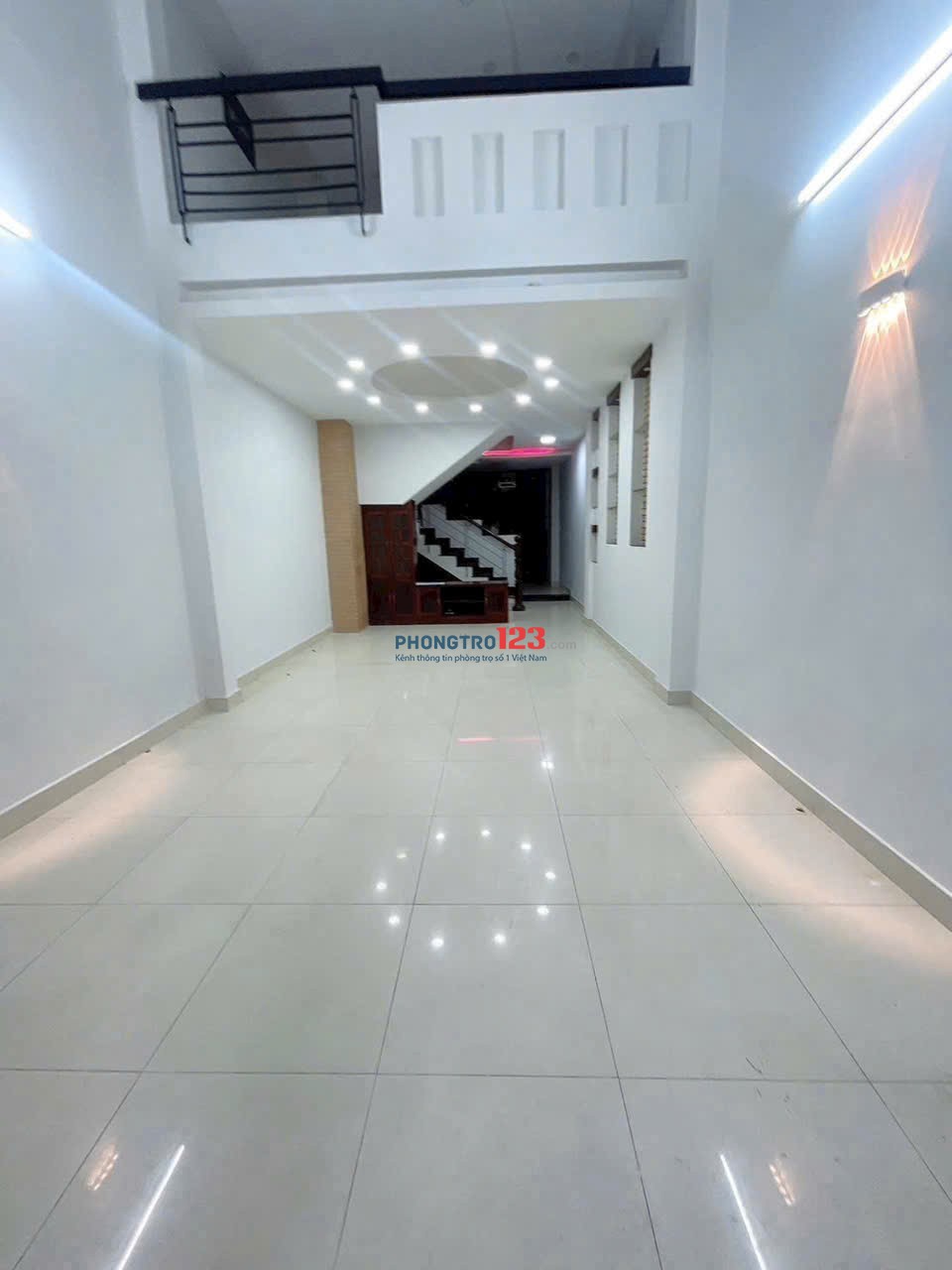 Cho thuê nhà hẻm Nguyễn Sỹ Sách, Tân Sơn - 1 trệt 2 lầu, 3PN. Giá: 14tr/tháng!