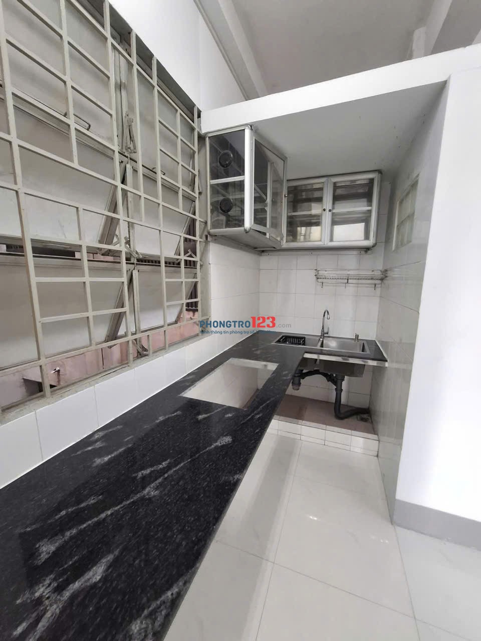 Chung cư 312 Lạc Long Quân, Q11: 1p ngủ, 7 triệu, nhà trống
