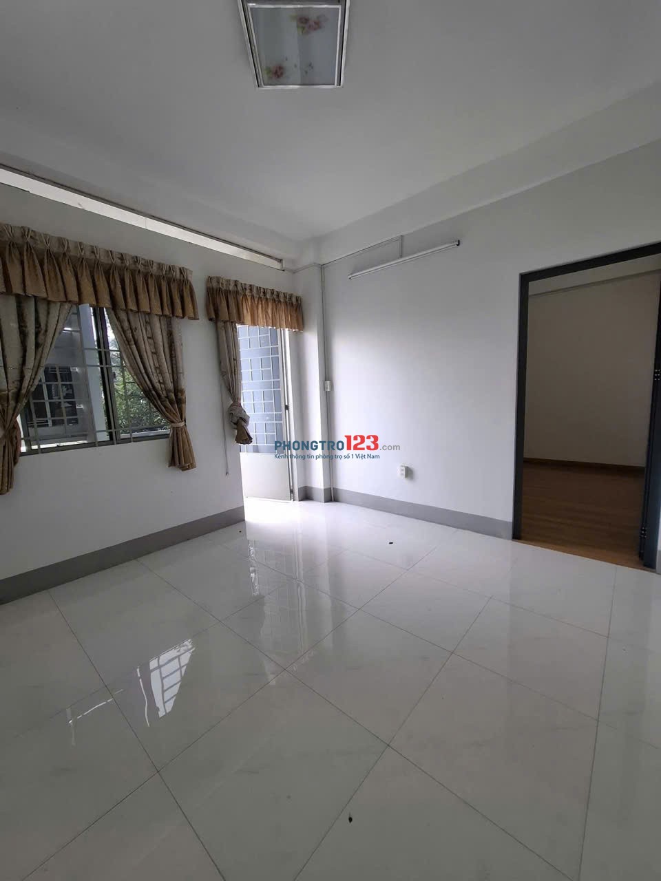 Chung cư 312 Lạc Long Quân, Q11: 1p ngủ, 7 triệu, nhà trống
