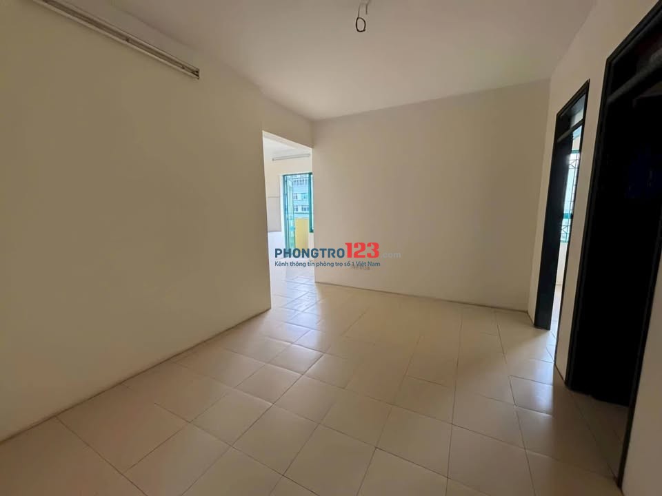 Cho thuê căn 2Pn chung cư Phú Thọ, Nguyễn Thị Nhỏ - Nhà trống, giá thuê: 7tr5/tháng