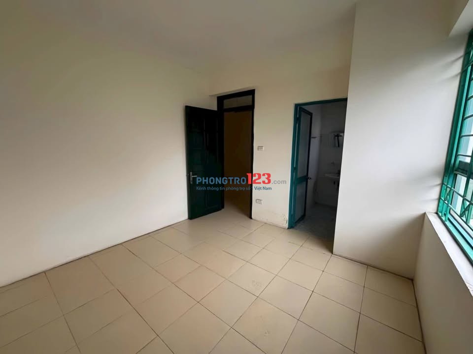 Cho thuê căn 2Pn chung cư Phú Thọ, Nguyễn Thị Nhỏ - Nhà trống, giá thuê: 7tr5/tháng