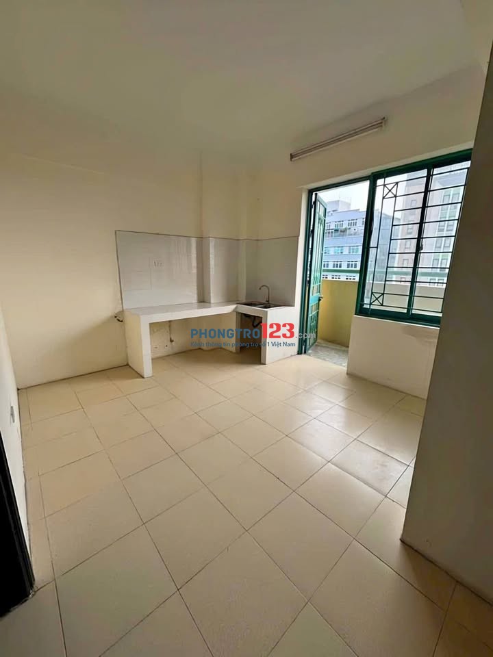 Cho thuê căn 2Pn chung cư Phú Thọ, Nguyễn Thị Nhỏ - Nhà trống, giá thuê: 7tr5/tháng